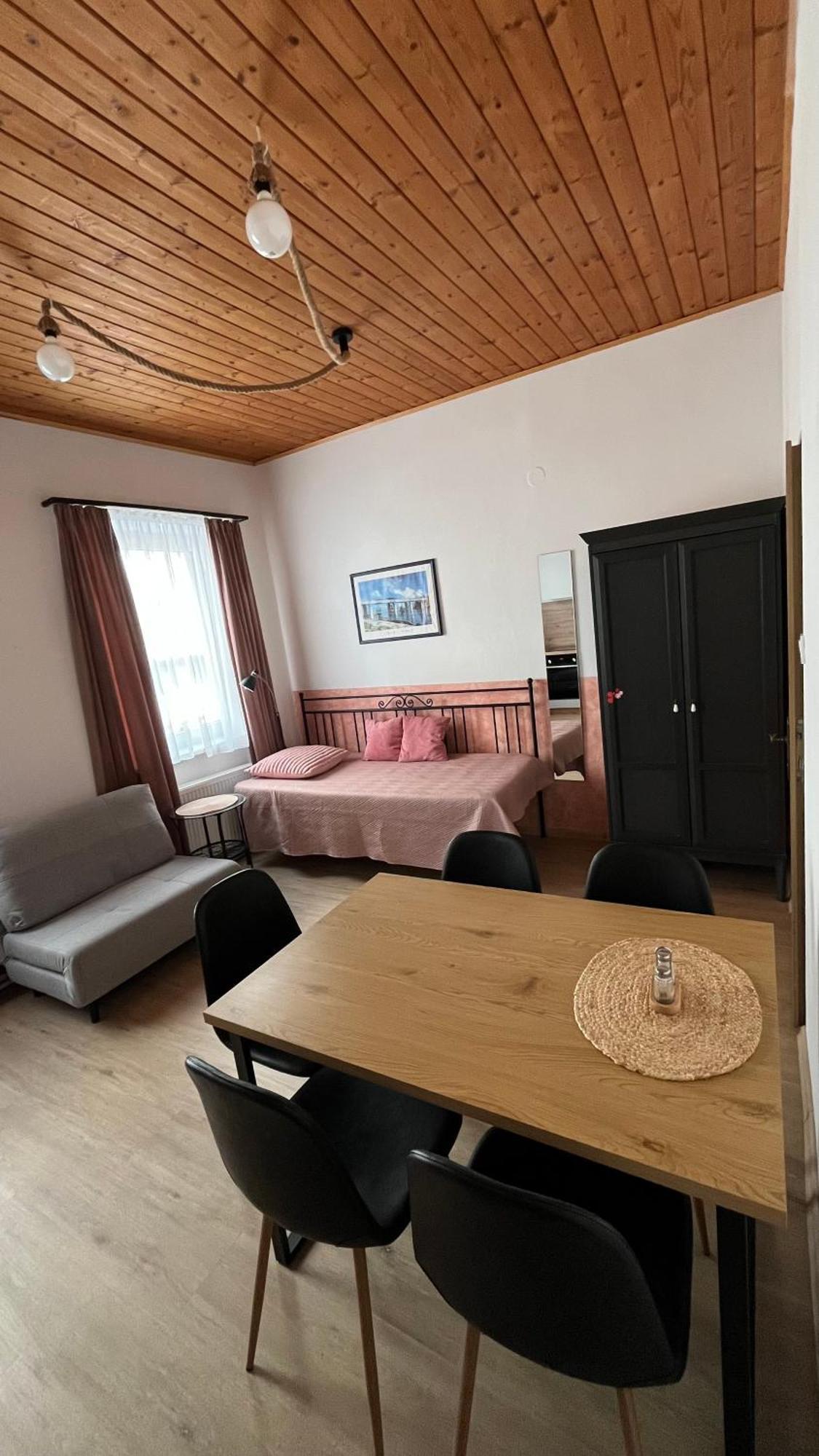 Hotel Atlas チェスケー・ブジェヨヴィツェ 部屋 写真